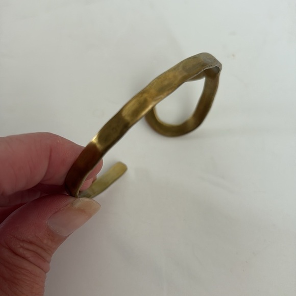 Hammered metal gold tone cuff bracelet brass? bracelet half circle bracelet - Picture 9 of 16